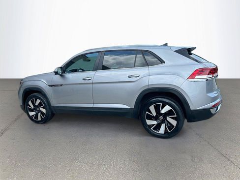 Used 2025 Volkswagen Atlas Cross Sport SE FWD image 6