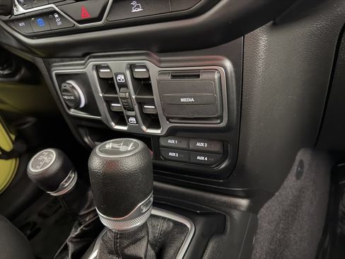 Used 2023 Jeep Wrangler Unlimited w/ Cold Weather Group AWD/4WD image 36