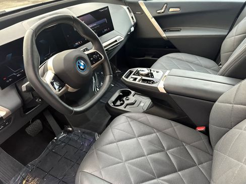 Used 2025 BMW iX xDrive50 w/ Premium Package image 11