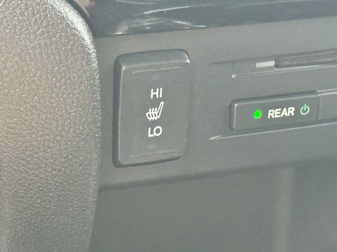 Used 2016 Honda Pilot Touring image 22