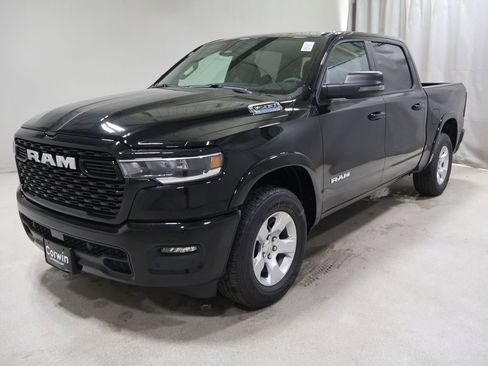 New 2026 RAM 1500 4x4 Crew Cab image 3
