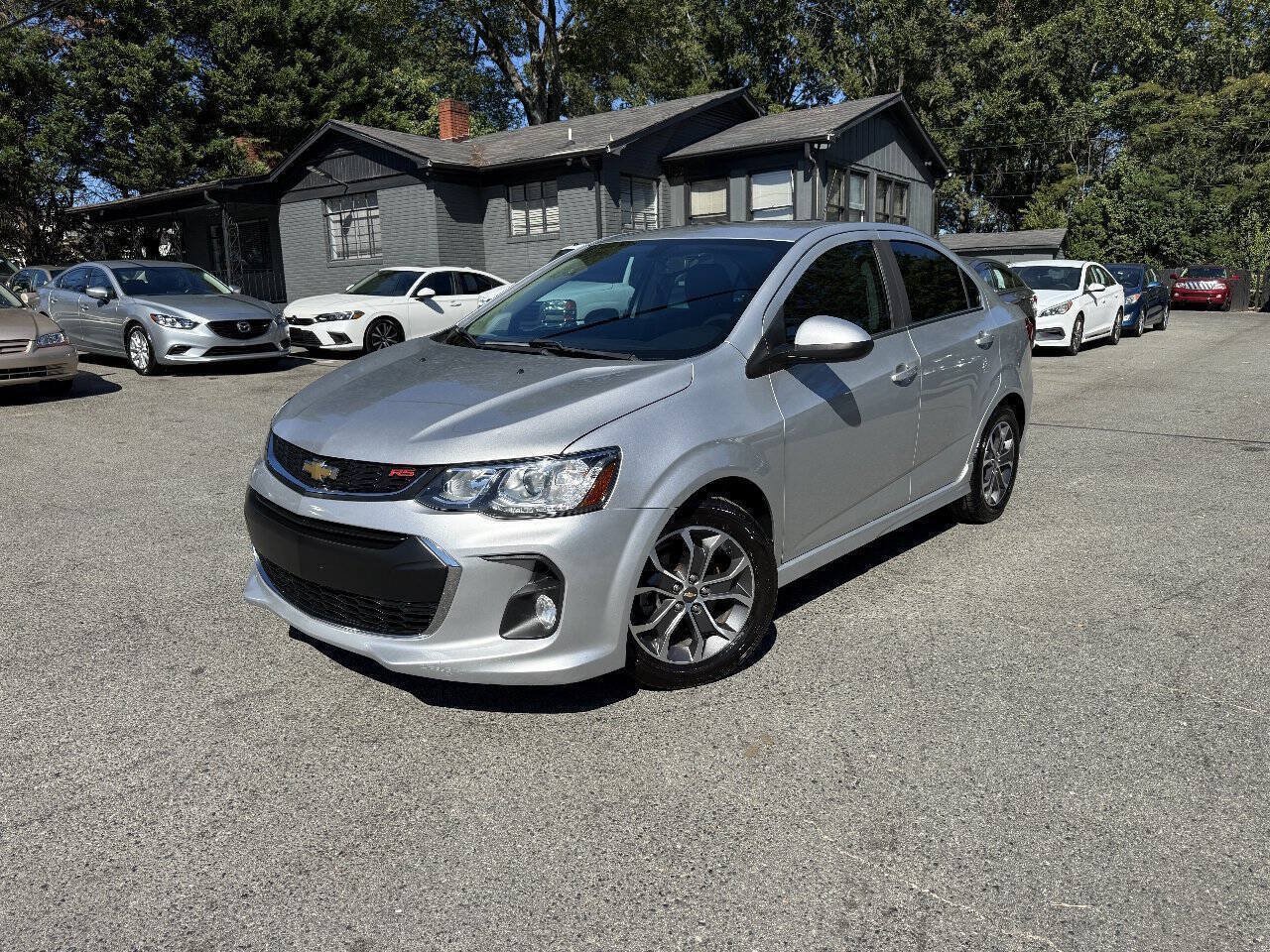 Used 2017 Chevrolet Sonic LT w/ Convenience Package FWD image 1