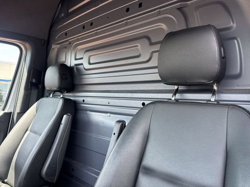 Used 2025 Mercedes-Benz Sprinter 2500 image 11