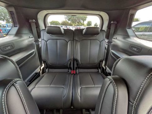 Used 2026 Jeep Grand Cherokee L Limited w/ Limited Altitude Package AWD/4WD image 17