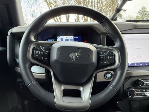 Used 2024 Ford Bronco Wildtrak image 30