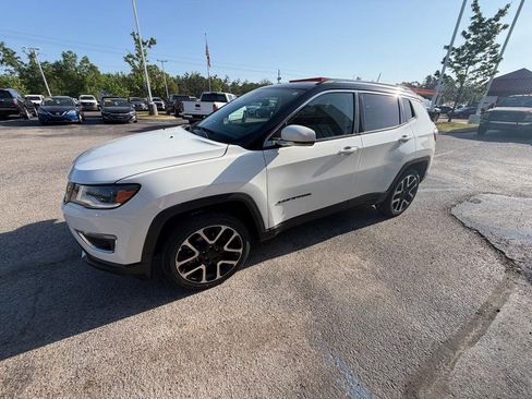 Used 2021 Jeep Compass Limited w/ Sun and Sound Group AWD/4WD image 3