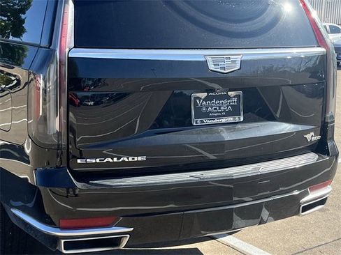 Used 2022 Cadillac Escalade Premium Luxury Platinum image 6