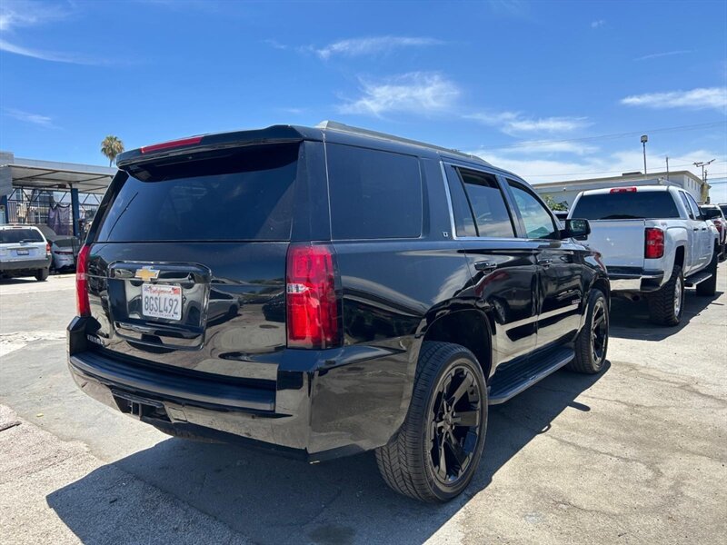 Used 2018 Chevrolet Tahoe LT w/ Luxury Package RWD image 5