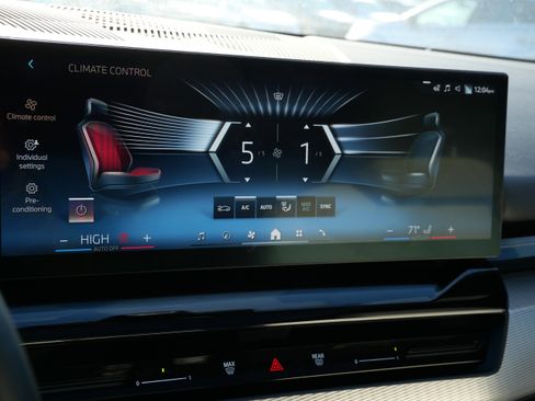 Used 2024 BMW 530i xDrive 530i xDrive w/ M Sport Package image 29