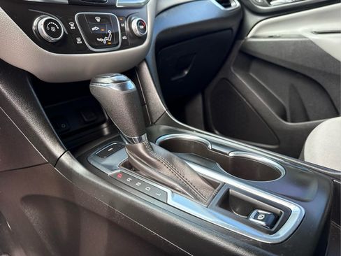 Used 2018 Chevrolet Equinox LS AWD/4WD image 20