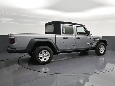 Used 2020 Jeep Gladiator Sport w/ Quick Order Package 24S AWD/4WD image 3