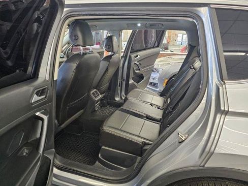 Used 2021 Volkswagen Tiguan SE w/ Panoramic Sunroof Package AWD/4WD image 31