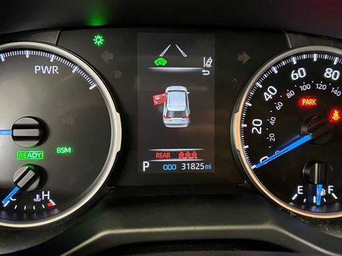 Used 2021 Toyota RAV4 XLE Premium image 36