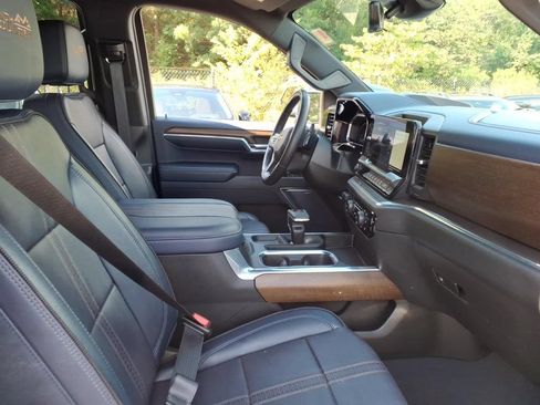 Used 2023 Chevrolet Silverado 1500 High Country w/ Technology Package AWD/4WD image 21