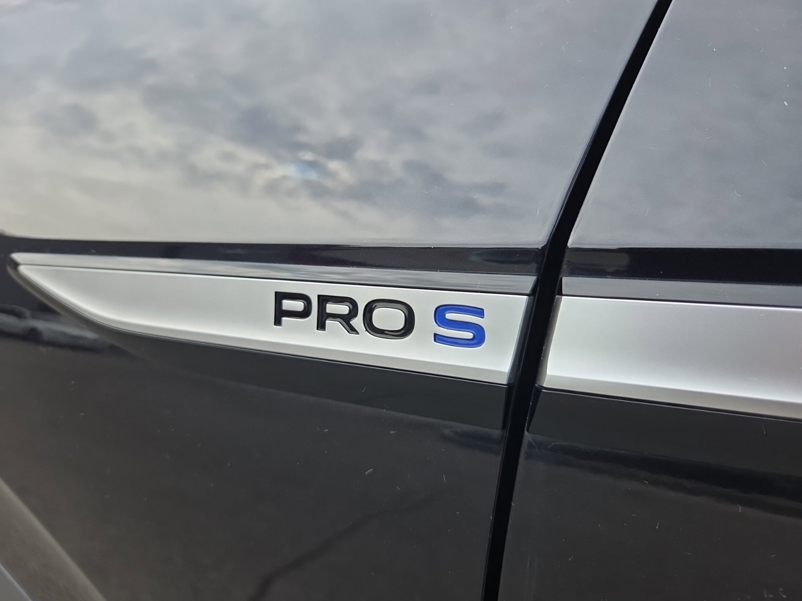 Used 2023 Volkswagen ID.4 Pro S RWD image 17