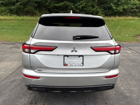 Used 2022 Mitsubishi Outlander SE AWD/4WD image 4