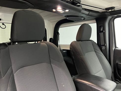 Used 2023 Jeep Wrangler Willys image 7