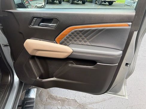 Certified 2025 GMC Canyon Denali AWD/4WD image 16