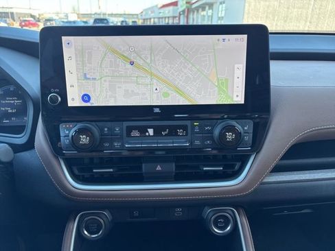 Used 2025 Toyota Grand Highlander AWD image 16