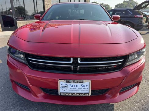 Used 2015 Dodge Charger SE w/ Power Sunroof Group RWD image 2