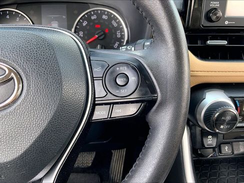 Used 2022 Toyota RAV4 XLE Premium FWD image 24