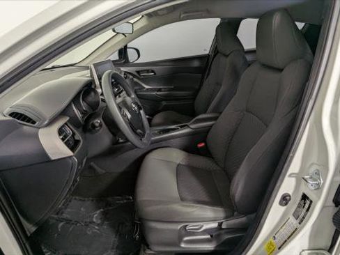 Used 2020 Toyota C-HR LE image 14
