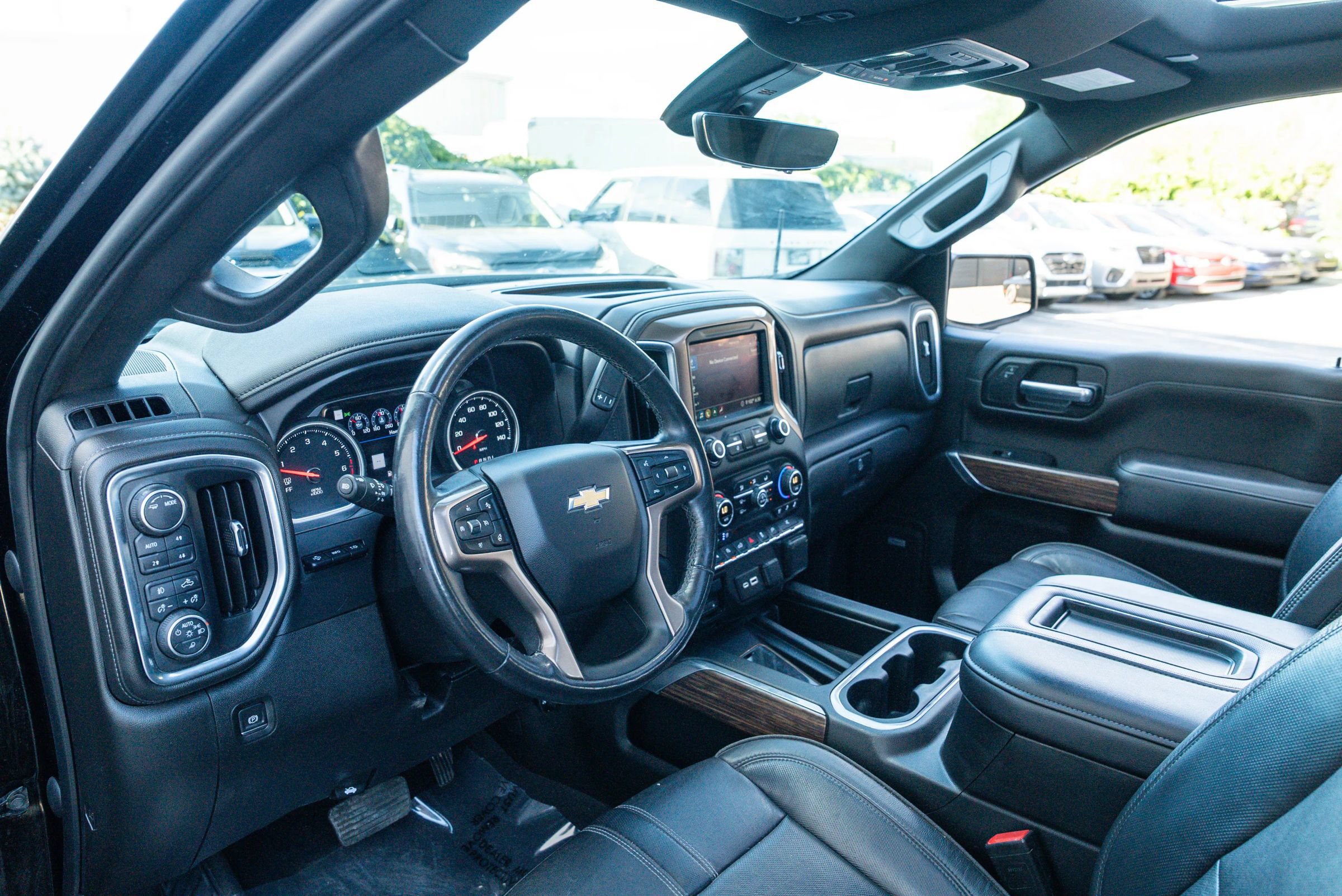 Used 2020 Chevrolet Silverado 1500 High Country w/ Technology Package AWD/4WD image 13