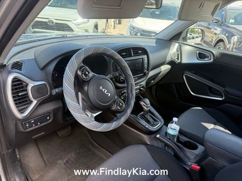 Certified 2022 Kia Soul LX w/ Technology Package FWD image 11