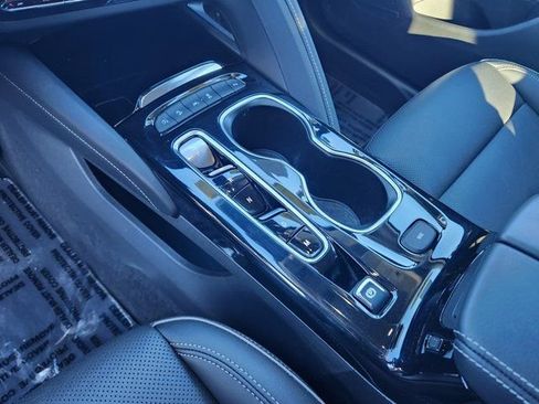 Used 2023 Buick Envision Essence image 15