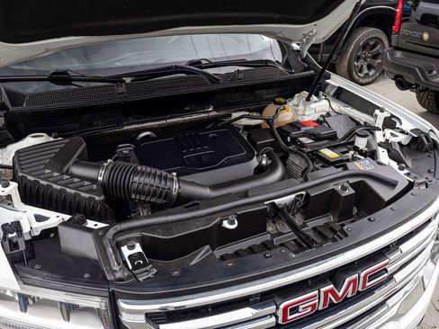 Used 2023 GMC Acadia SLE w/ Driver Convenience Package image 32