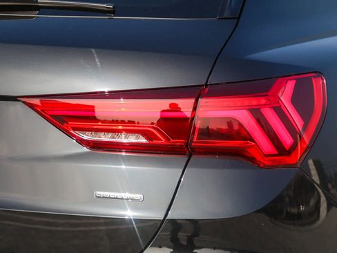 New 2025 Audi Q3 2.0T Premium image 12