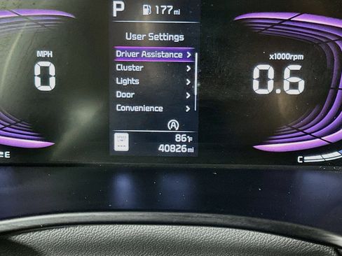 Used 2025 Kia Soul LX w/ LX Technology Package FWD image 19