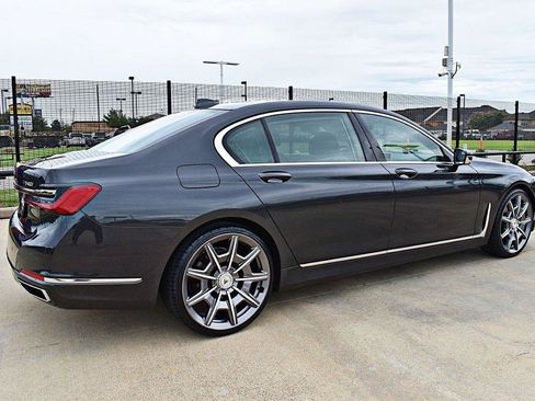 Used 2022 BMW 740i RWD image 5