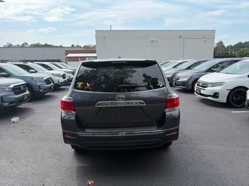 Used 2012 Toyota Highlander FWD image 6