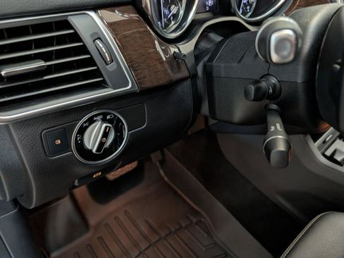 Used 2014 Mercedes-Benz GL 450 4MATIC image 38