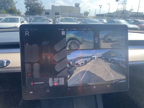 Used 2024 Tesla Model Y 2WD image 18