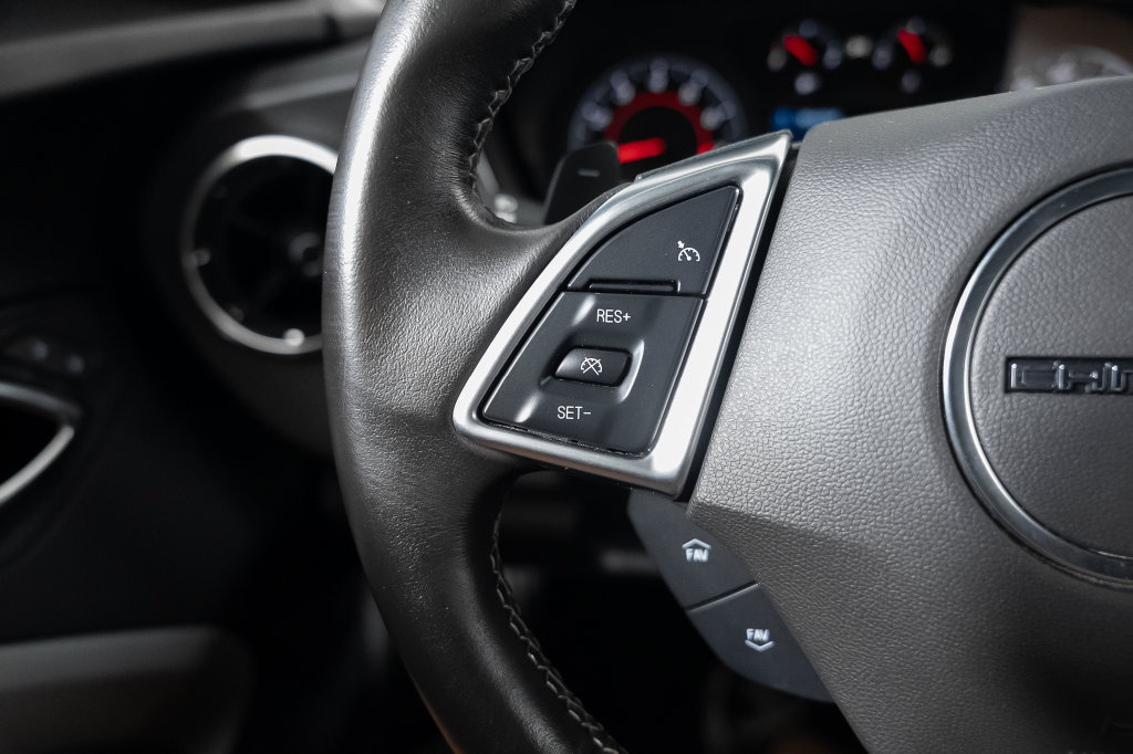 Used 2020 Chevrolet Camaro LT w/ Technology Package RWD image 27