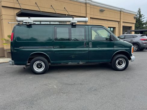Used 2002 Chevrolet Express 2500 RWD image 8