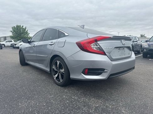 Used 2016 Honda Civic Touring image 9
