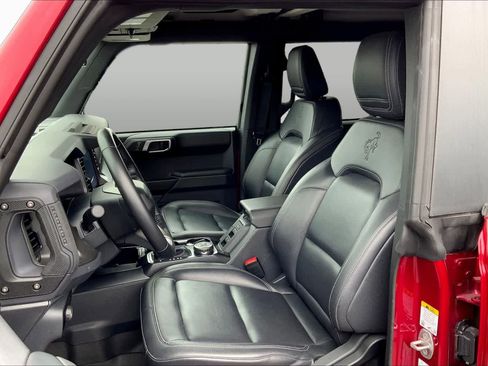 Certified 2025 Ford Bronco Badlands AWD/4WD image 8