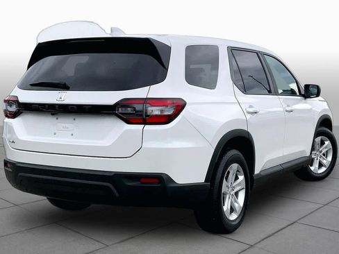 Used 2023 Honda Pilot LX image 13