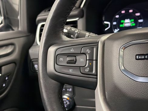 Used 2022 GMC Yukon XL Denali image 28