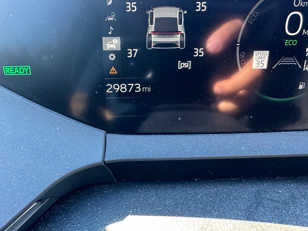 Used 2024 Toyota Prius XLE FWD image 12
