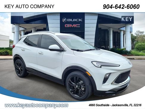 Used 2024 Buick Encore GX Sport Touring FWD image 1