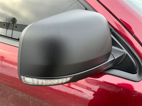 Used 2017 Jeep Grand Cherokee Overland w/ Jeep Active Safety Group image 15