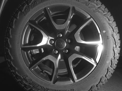 Used 2025 Jeep Compass Trailhawk AWD/4WD image 12