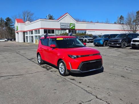 Certified 2025 Kia Soul LX w/ LX Technology Package image 29