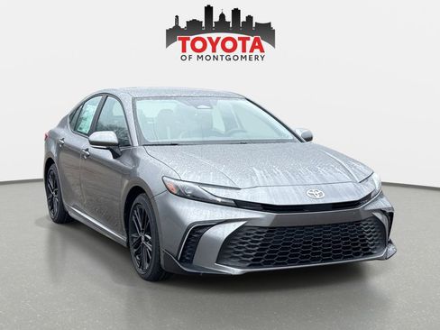 New 2026 Toyota Camry SE image 1