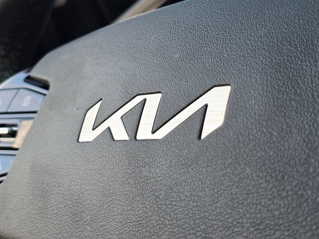 Certified 2023 Kia Niro Wind w/ Wind Preserve Package FWD image 22