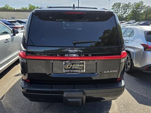 Used 2024 Lexus GX 550 w/ Cold Area Package AWD/4WD image 3